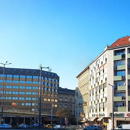 Station Lux Downtown Daire