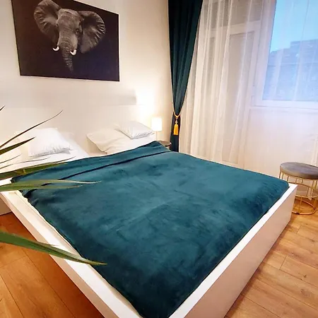 Station Lux Downtown * Budapeşte