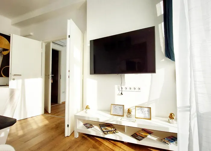 Station Lux Downtown Apartment *